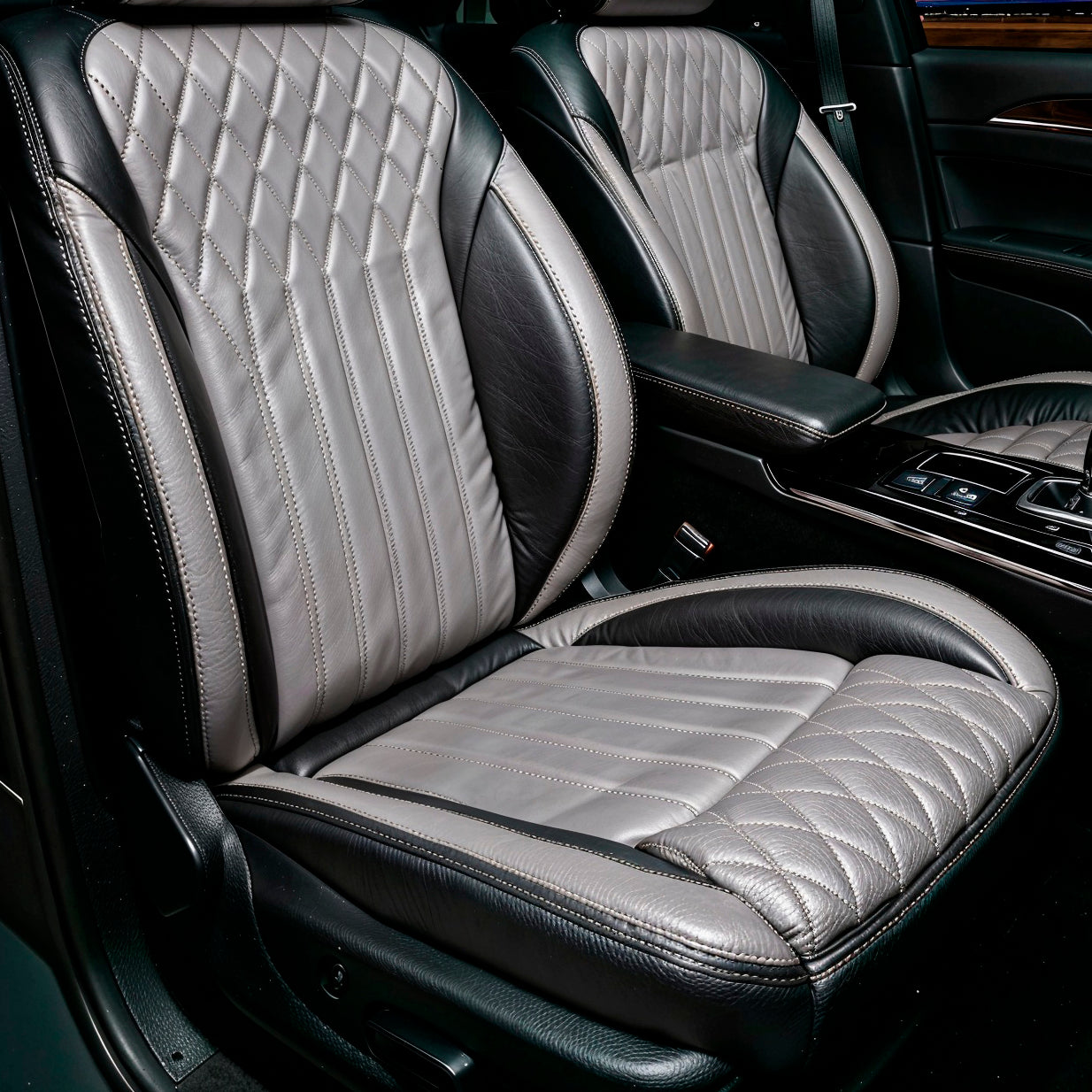 Diamond Chevron Stitching  Grey&Black