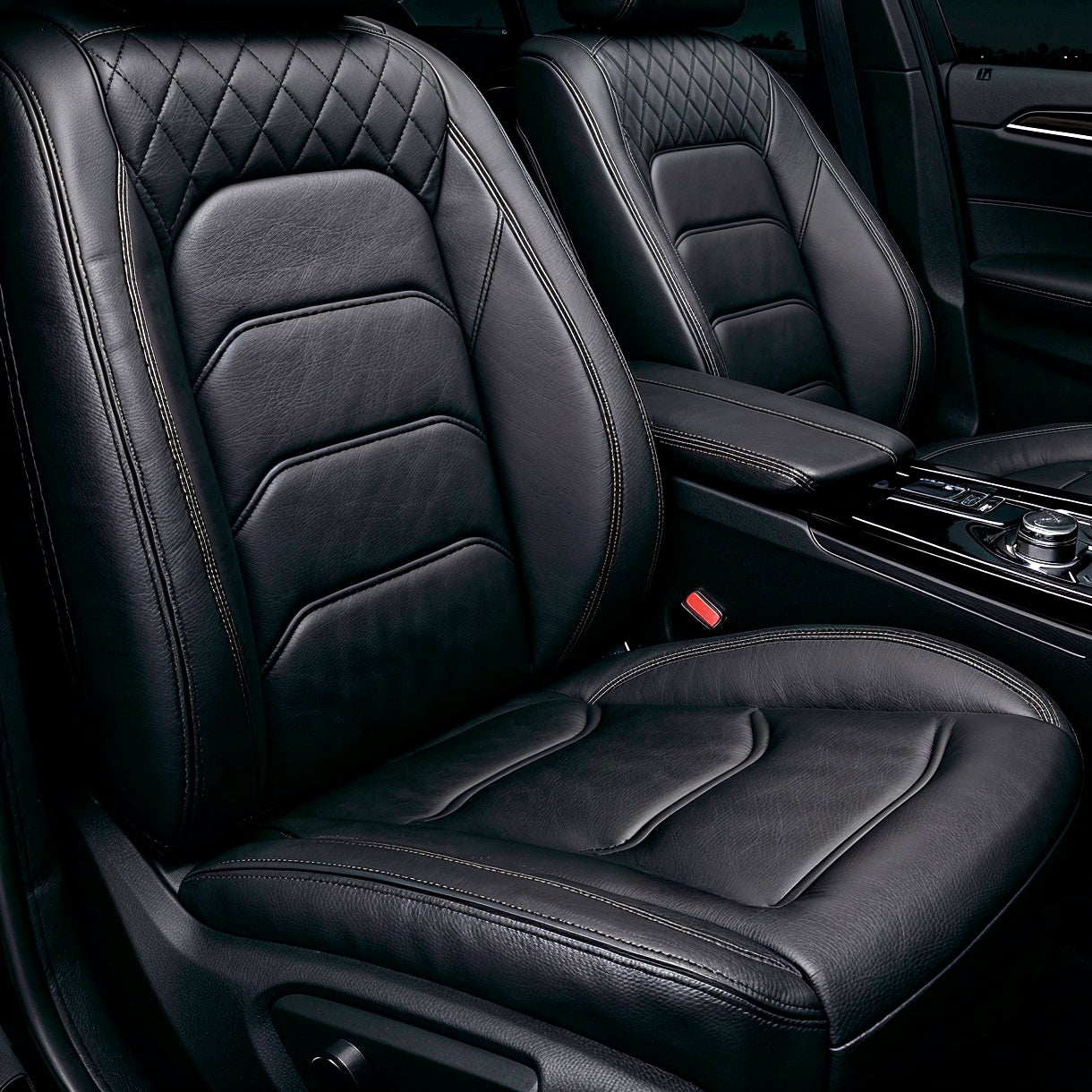 Horizontal Ribbed Pattern Black